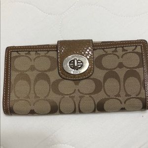 Coach tan wallet